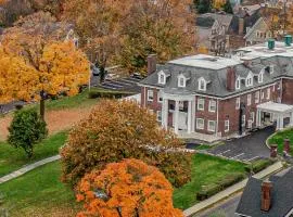 THE GRANDEUR ESTATE, hotel a Greensburg