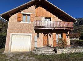 Gambaran Hotel: Maison Saint-Chaffrey , 5 pièces, 8 personnes - FR-1-330E-134