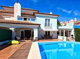 Foto di Hotel: Casa Beloura between the sea and the mountains