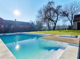 Хотел снимка: Stunning Home In Ivanska With Outdoor Swimming Pool