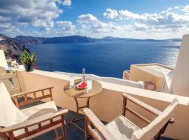 Hotel Foto: Luxury cave at Oia, Greece