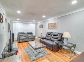 รูปภาพของโรงแรม: Updated Detroit Vacation Rental about 9 Mi to Downtown