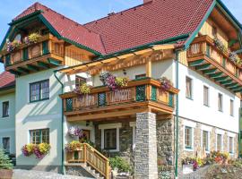 Hotel foto: Amazing Apartment In Pllau Am Greim With 4 Bedrooms And Wifi