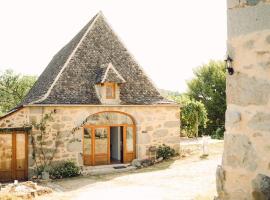 Foto di Hotel: La Châtaigne Gîte of Domaine de La Bertrandie