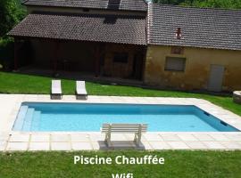 Хотел снимка: Domaine avec piscine à Milhac dans le Lot