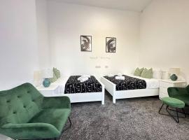 Хотел снимка: Chic Downtown Flat in Dudley Near Attractions