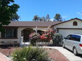 Hotel fotografie: Spacious Pleasanton Home, 4br-2ba, Kitchen, WiFi, Laundry, Parking and More