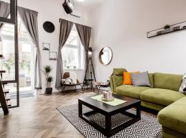 Walk to Nightlife from Quiet Condo - SPECIAL OFFER, ξενοδοχείο στη Βουδαπέστη
