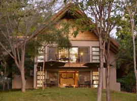 מלון צילום: Victoria Falls Safari Suites