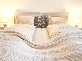 Double Room by Interlaken. Parking, hotel v destinaci Därligen