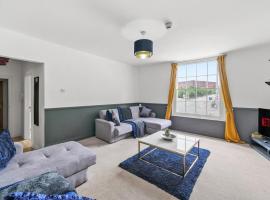 호텔 사진: Harbourside Heaven in Bristol - Sleeps 8