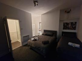 酒店照片: Liverpool city 5 bed house sleeps 12