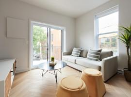 Hotel Photo: New and Cozy 3 bedroom in Le Plateau by Denstays