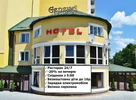 Geneva Hotel 800 метрів від McDonald's, тримісні та чотиримісні номери, діти до 16р безкоштовно