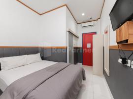 รูปภาพของโรงแรม: Ian Hotel Jaksa Mitra RedDoorz