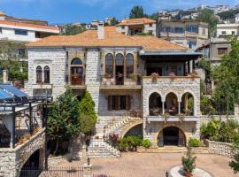 Hotel foto: Authentic Villa with Pool and Garden in Beit Chabeb