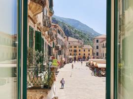 ホテル写真: Spacious 1Bedroom on the Main Square of Kotor