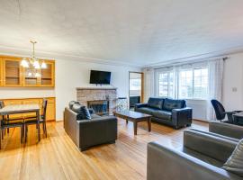 Hotel kuvat: Spacious Lakewood Home - 10 Mi to Downtown Tacoma!