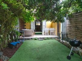 Petite maison à 12mn du bassin de Manapany, ξενοδοχείο σε Saint-Joseph