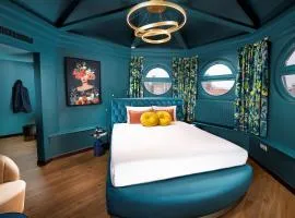 Three Corners Hotel Art