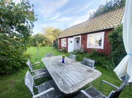 Hotel Photo: Cozy cottage in Vejbystrand near the beach