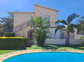 Hotel fotoğraf: Appartement paisible avec jardin & piscine