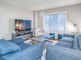 Hotel Photo: Designer 4BR Executive Townhome w/Parking