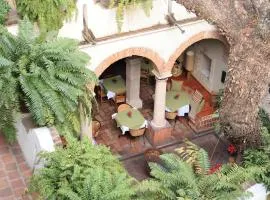 Hotel los Arcos
