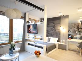 Hotel fotografie: VIVA LILA Apartment, FREE PARKING, 15min Old Town & Kazimierz - by Homelike Krakow