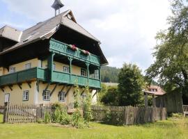 होटल की एक तस्वीर: Modernes Apartment in altem Bauernhaus