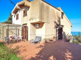 Hotel Photo: 4 Bedroom Stunning Home In Trabia