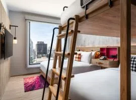 Moxy Bangkok Ratchaprasong