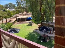 Yealering Hotel