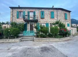 Фотография гостиницы: Maison de vacances dans le Diois au pied du Vercors avec 2 chambres pour 6 personnes