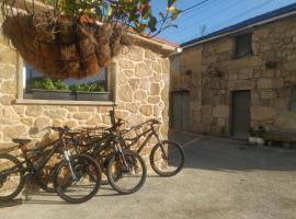 Foto di Hotel: O berce casa rural camino Padrón Santiago