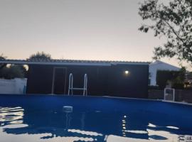 호텔 사진: Acogedora casita rural con piscina