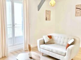 Hotel Photo: Charming apartments 15 min away from Paris