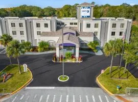 SPOT X Hotel Tampa Bay by Red Collection, hotel in Wesley Chapel