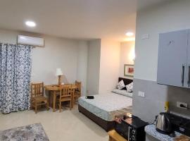 Hotel Photo: Perfect for pet lovers, Sunny With Pool & SeaView & Free Wi-fi