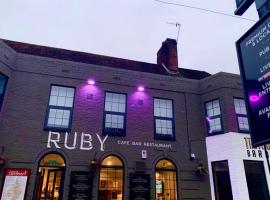 A picture of the hotel: OYO Ruby Pub & Hotel