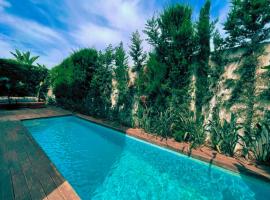 Hotel Photo: Cozy Villa With Pool and Indoor Fireplace