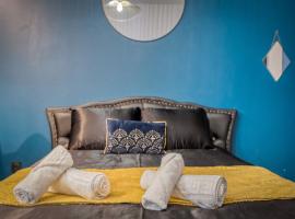 होटल की एक तस्वीर: Le Mille et une nuit - Love Room - Championnet