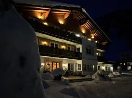 Hotel Acerina Superior, hótel í Lech am Arlberg