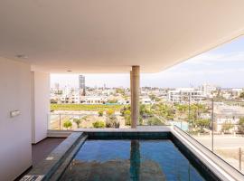 מלון צילום: YAMAS Urban Living Sunny Pool Penthouse