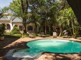 Jacaranda Lodge, khách sạn ở Victoria Falls