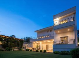 Foto di Hotel: Chillax House Near The Sea by Athenian Keys