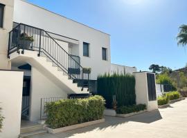 A picture of the hotel: Beautiful modern flat with pool in Lomas de Campoamor