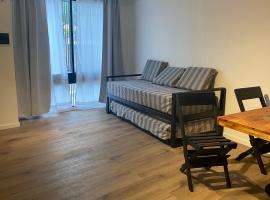 Departamentos Av. Ramírez, hotel in Paraná