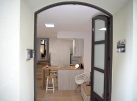 A picture of the hotel: Apartamento Peralada, 2 dormitorios, 5 personas - ES-228-172