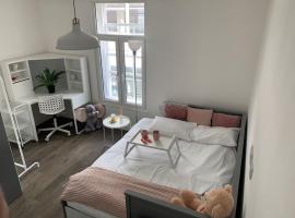 A picture of the hotel: Stylish studio flat in City Centre Nottingham